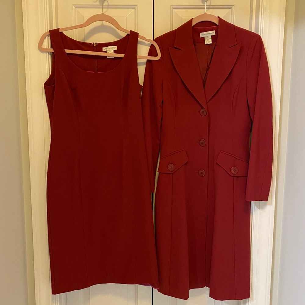 Two-piece: Dress and coat/blazer in beautiful red